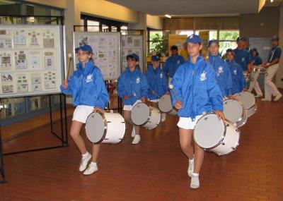 Die Neubrandenburger Stadtfanfaren marschieren ein